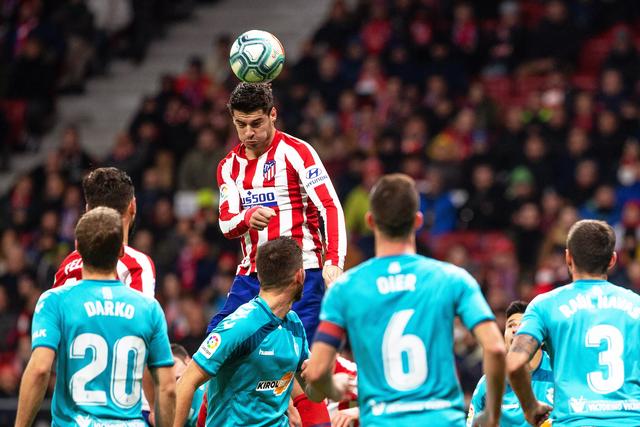 时隔6年夺德国杯冠军！拜仁3-0斯图加特加冕国内三冠王 凯恩戴帽